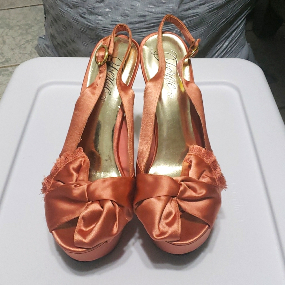 🌸 NWT Fergie Pink Satin Bow Platform Heels | Size 9.5 | Glam Y2K Vibes